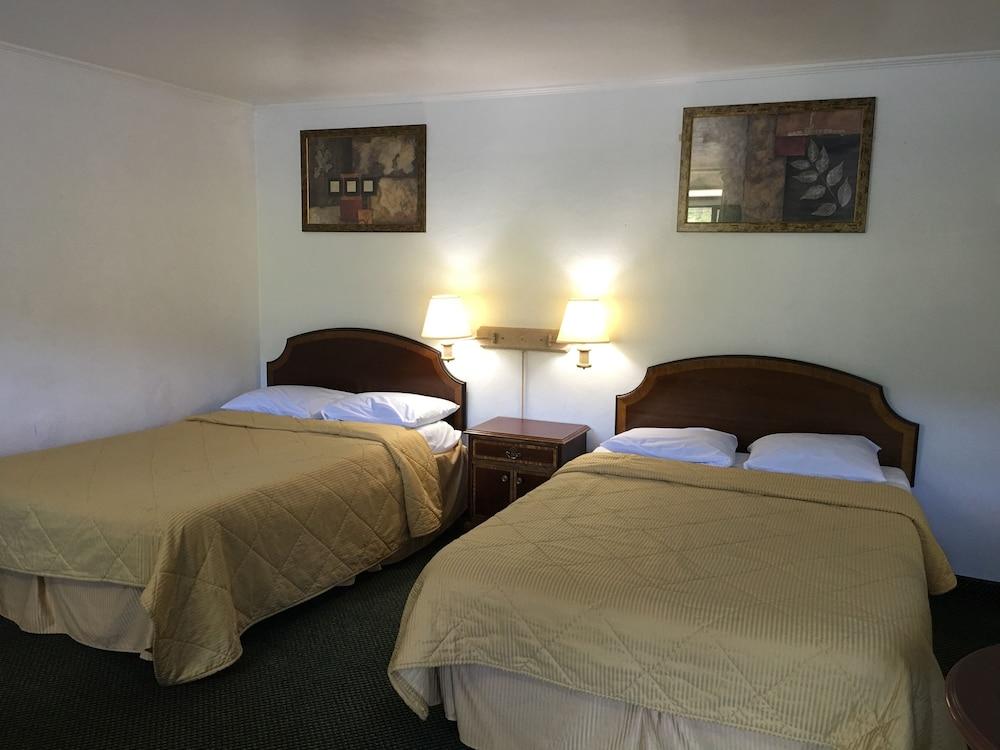 Relax Inn Altoona Exterior foto